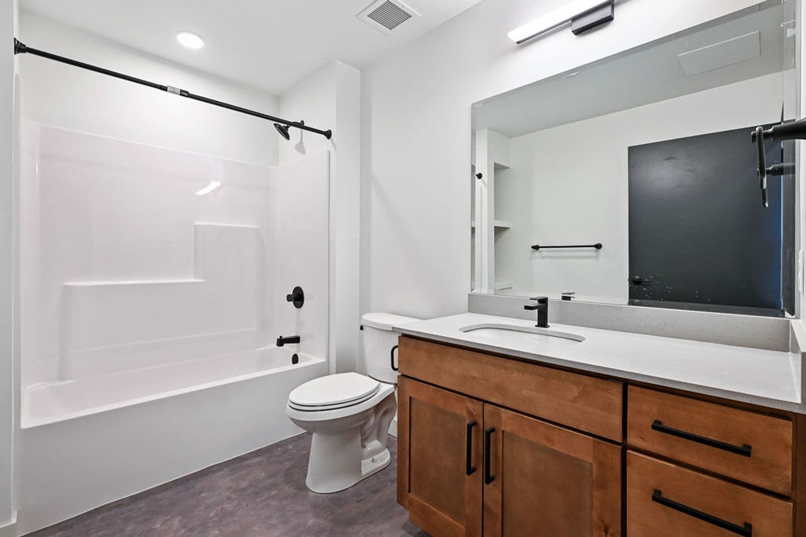 Burlington Apartment: 424 North 3rd Street
