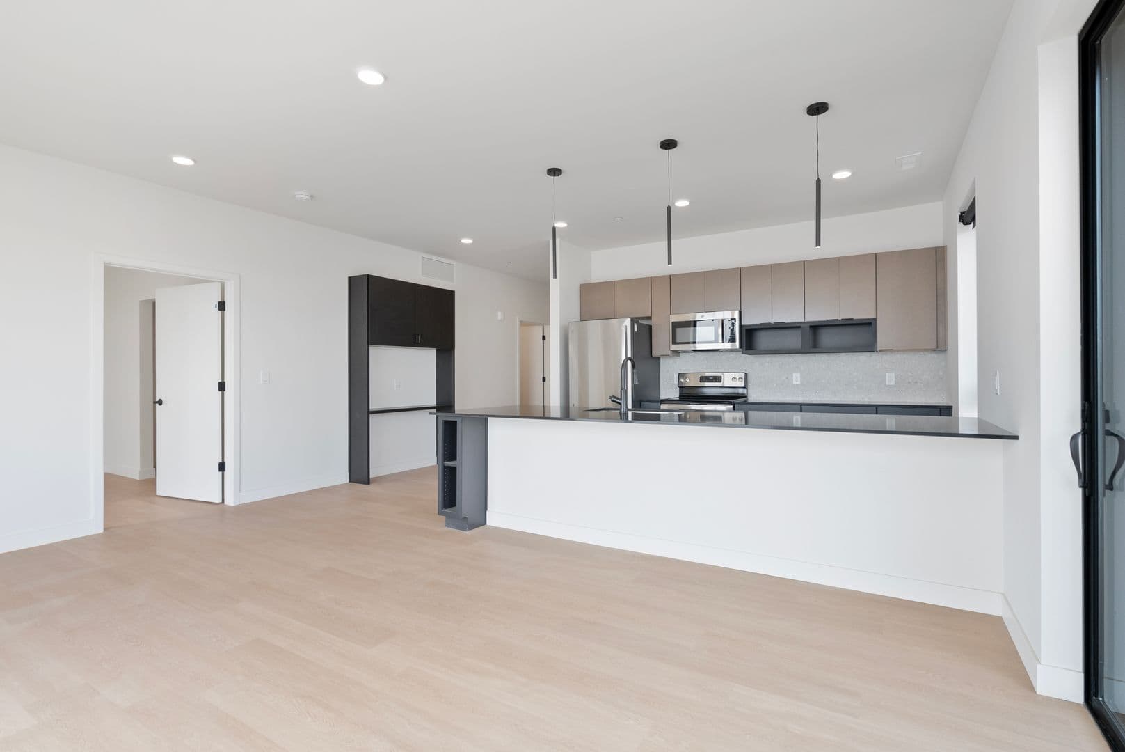 Oshkosh Apartment: 417 Marion Road
