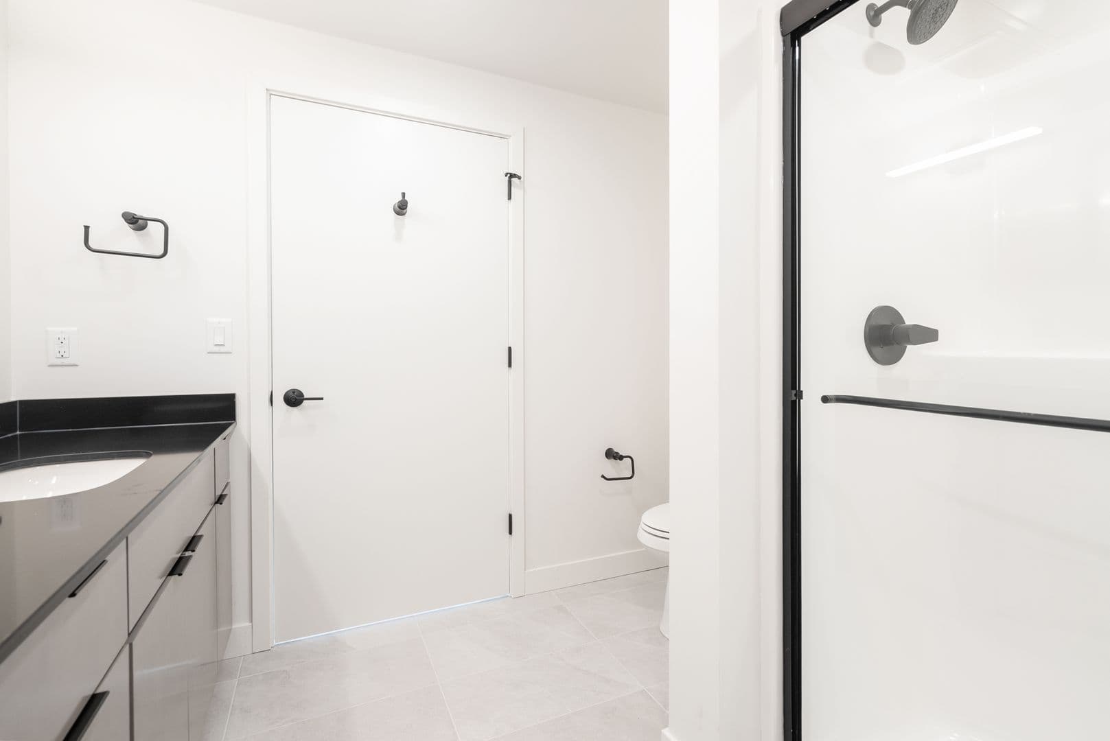 Oshkosh Apartment: 417 Marion Road