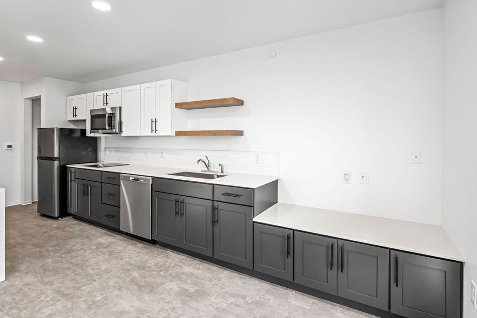 Stevens Point Apartment: 1020 Centerpoint Drive