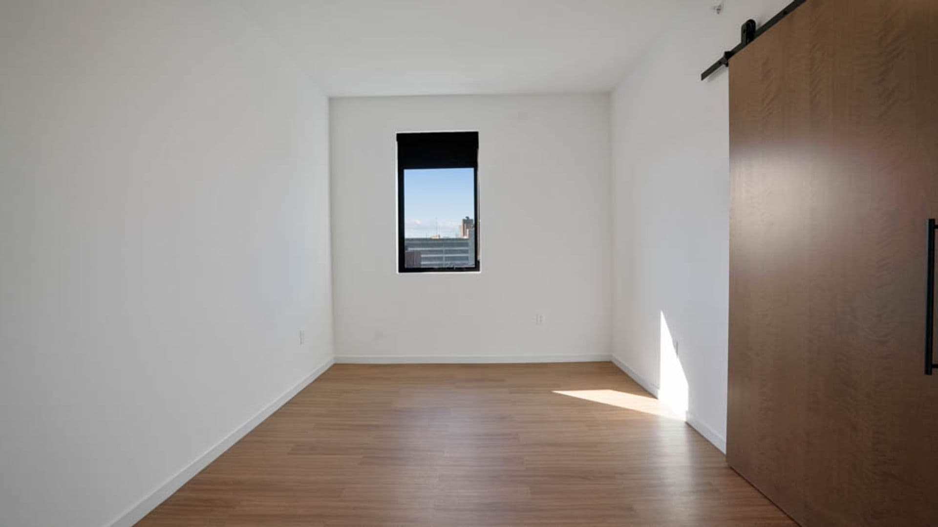 Eau Claire Apartment: 100 N Farwell Street