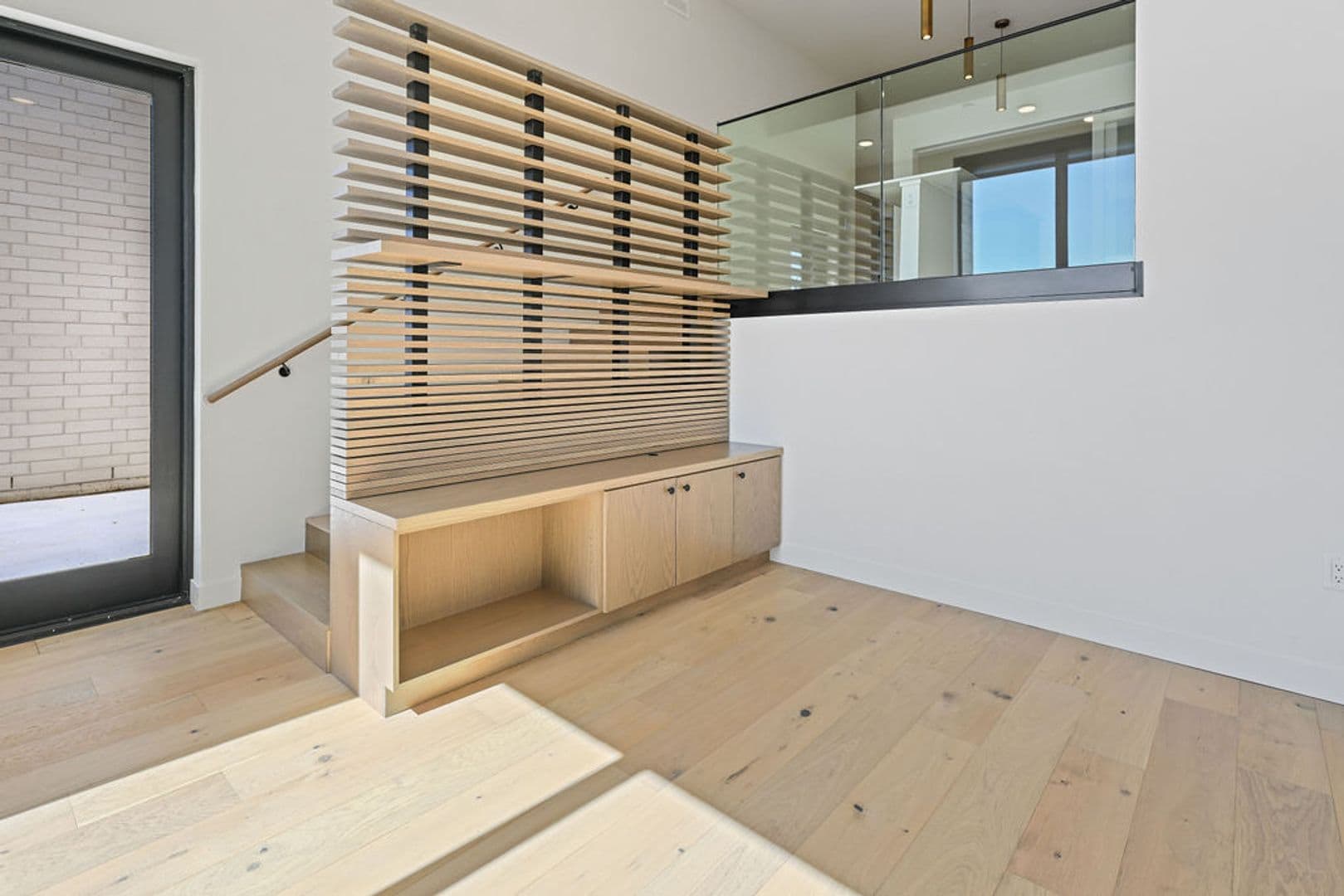 Oshkosh Apartment: 417 Marion Road