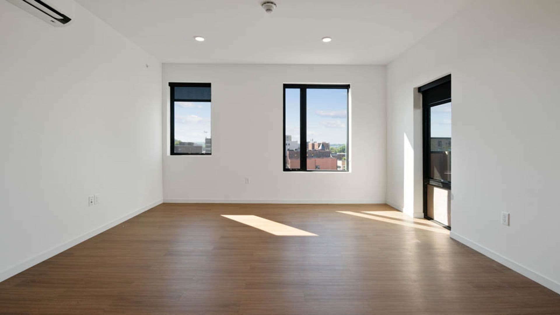 Eau Claire Apartment: 100 N Farwell Street