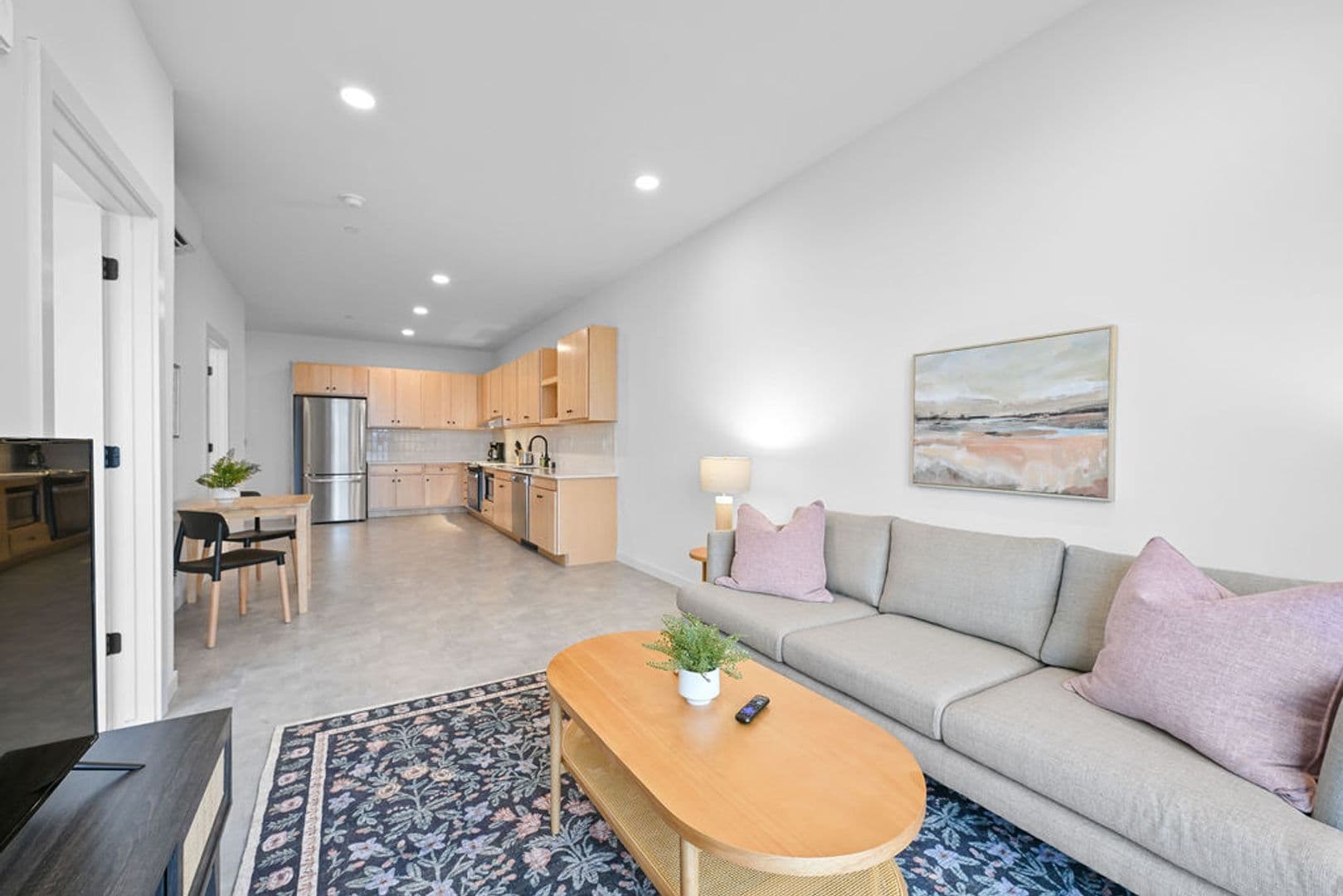 Ashwaubenon Apartment: 686 Mike McCarthy Way