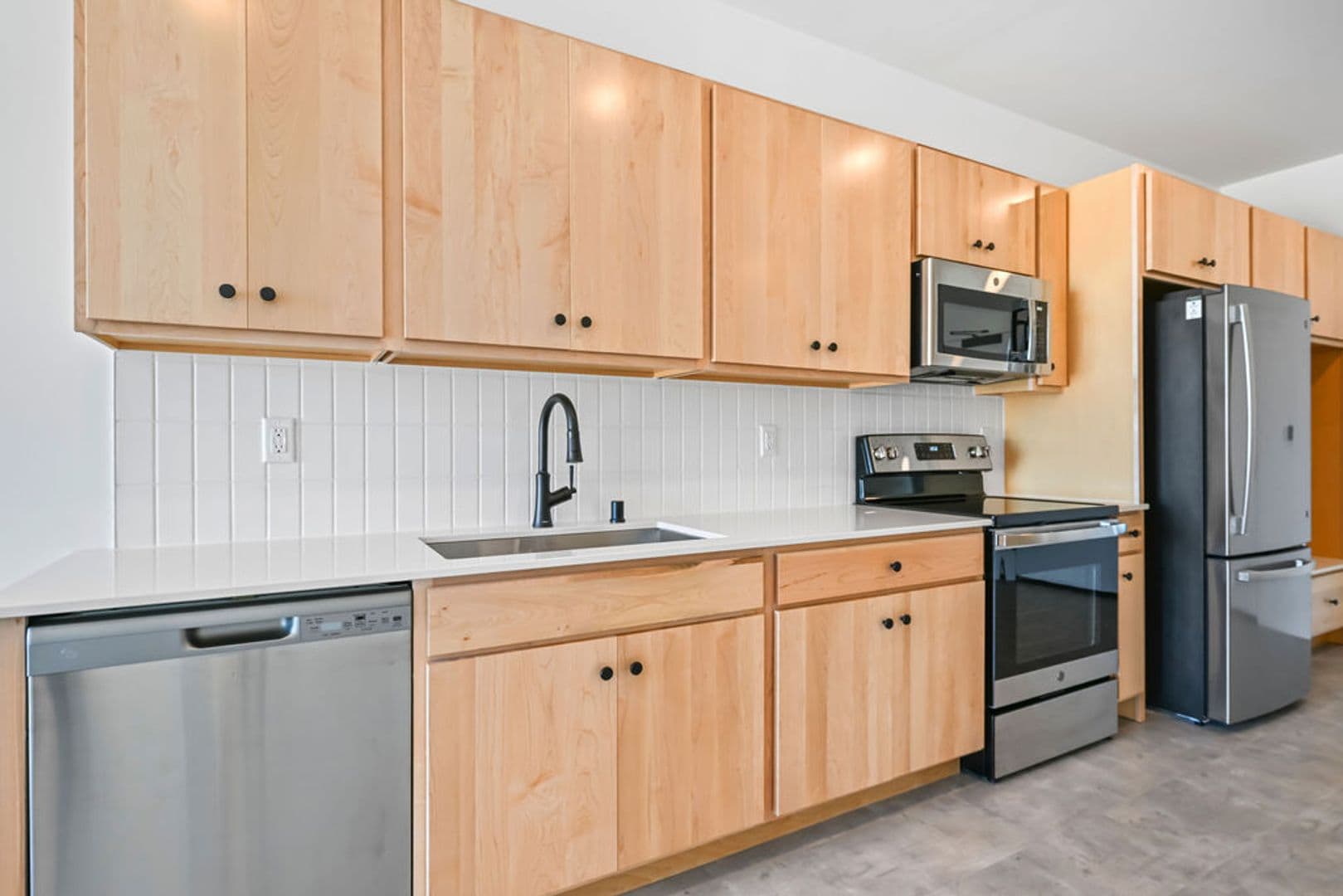 Ashwaubenon Apartment: 686 Mike McCarthy Way
