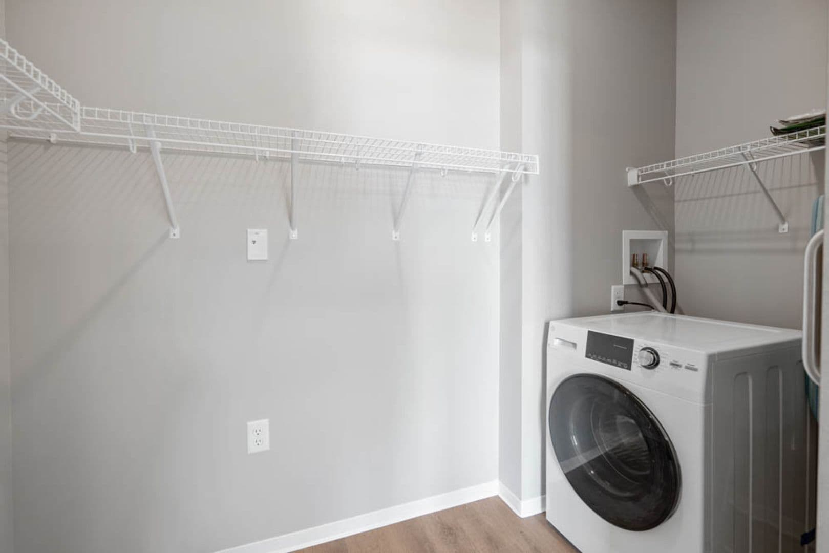 Stevens Point Apartment: 1020 Centerpoint Drive