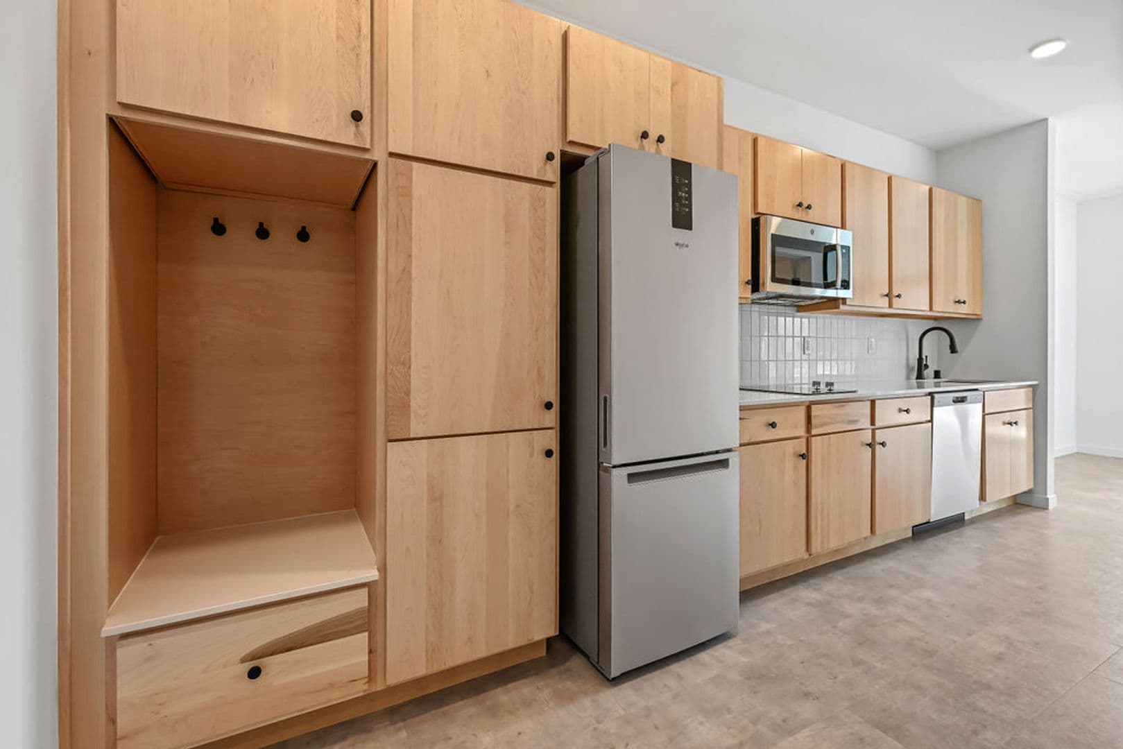 Ashwaubenon Apartment: 686 Mike McCarthy Way
