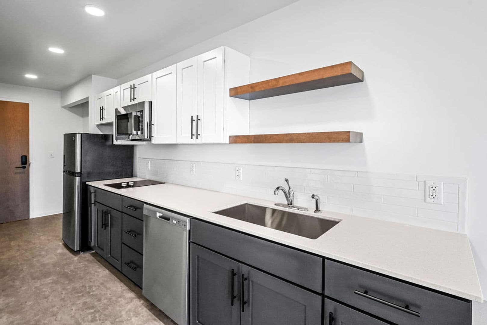 Stevens Point Apartment: 1020 Centerpoint Drive