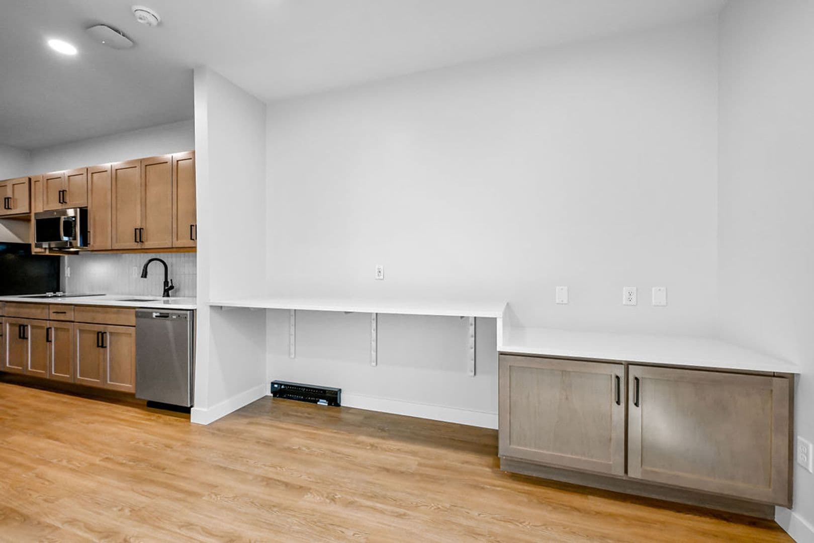 Appleton Apartment: 115 E. Washington St.