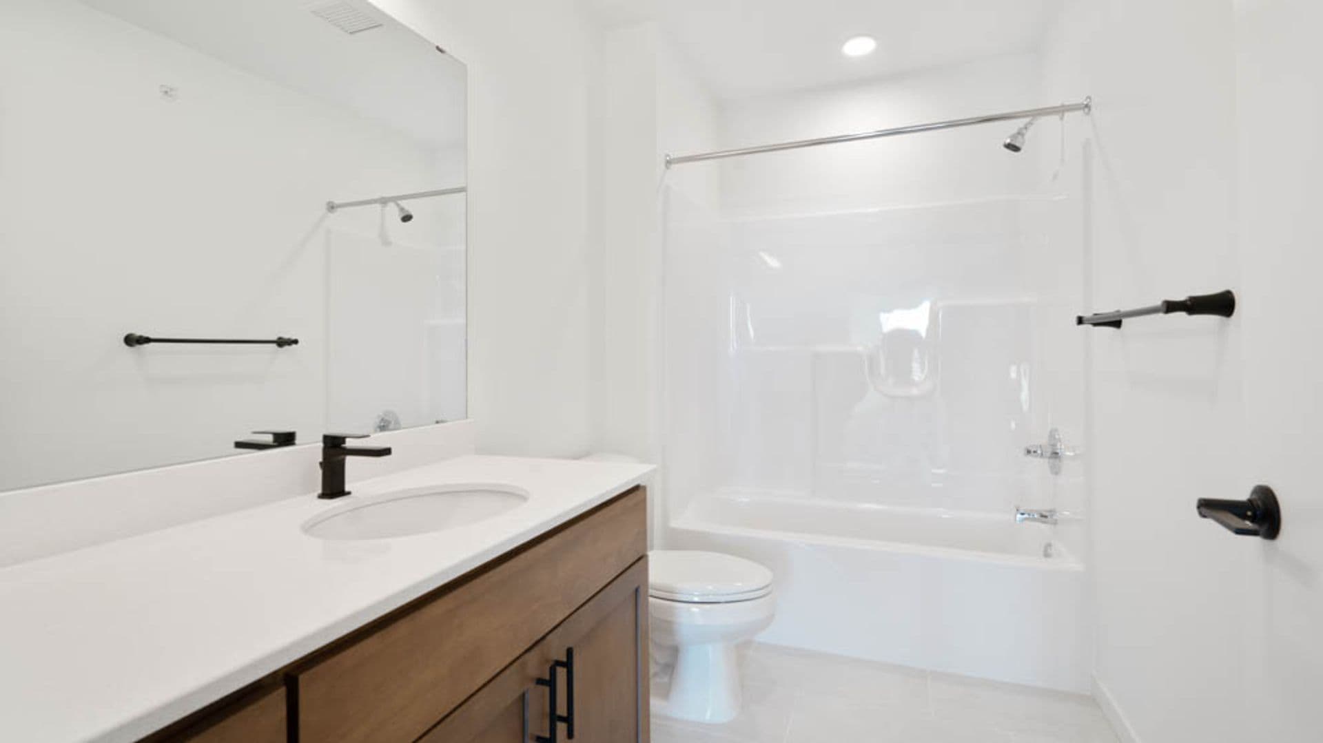Eau Claire Apartment: 100 N Farwell Street