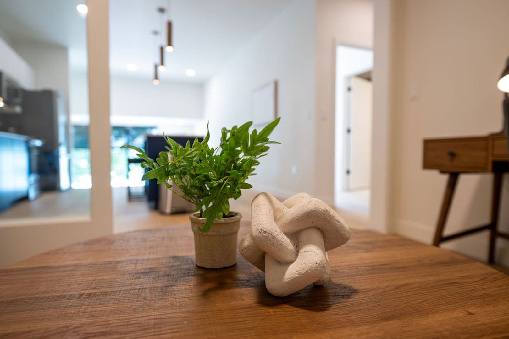 Oshkosh Apartment: 417 Marion Road