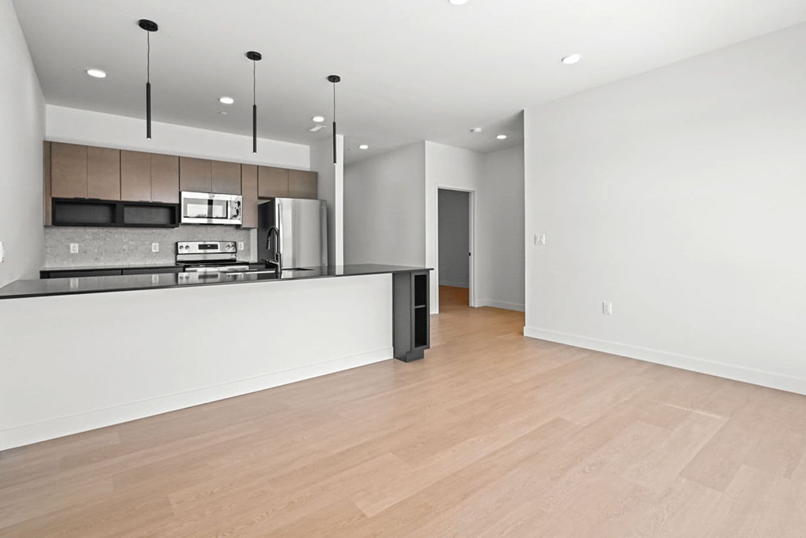 Oshkosh Apartment: 417 Marion Road
