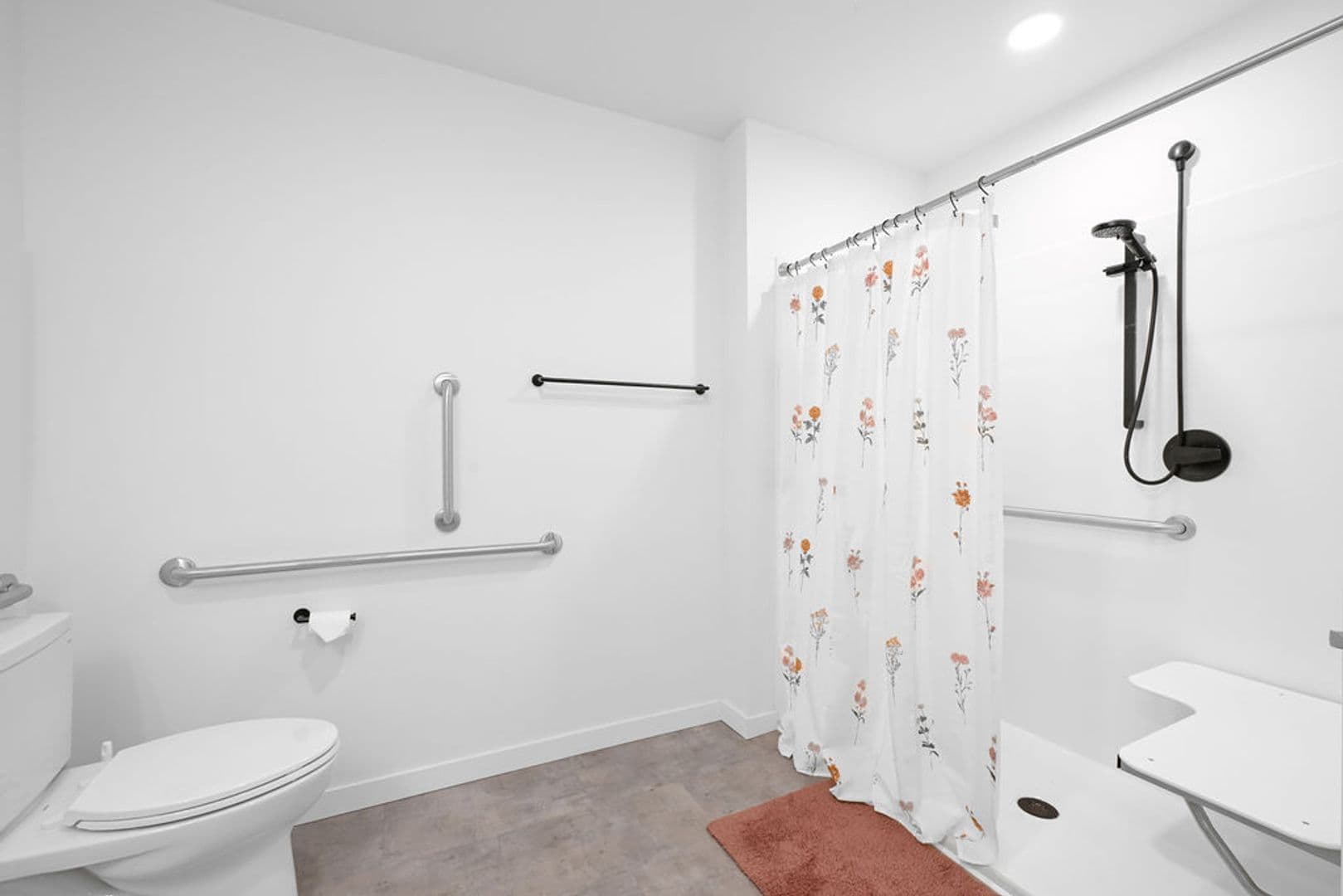 Ashwaubenon Apartment: 686 Mike McCarthy Way