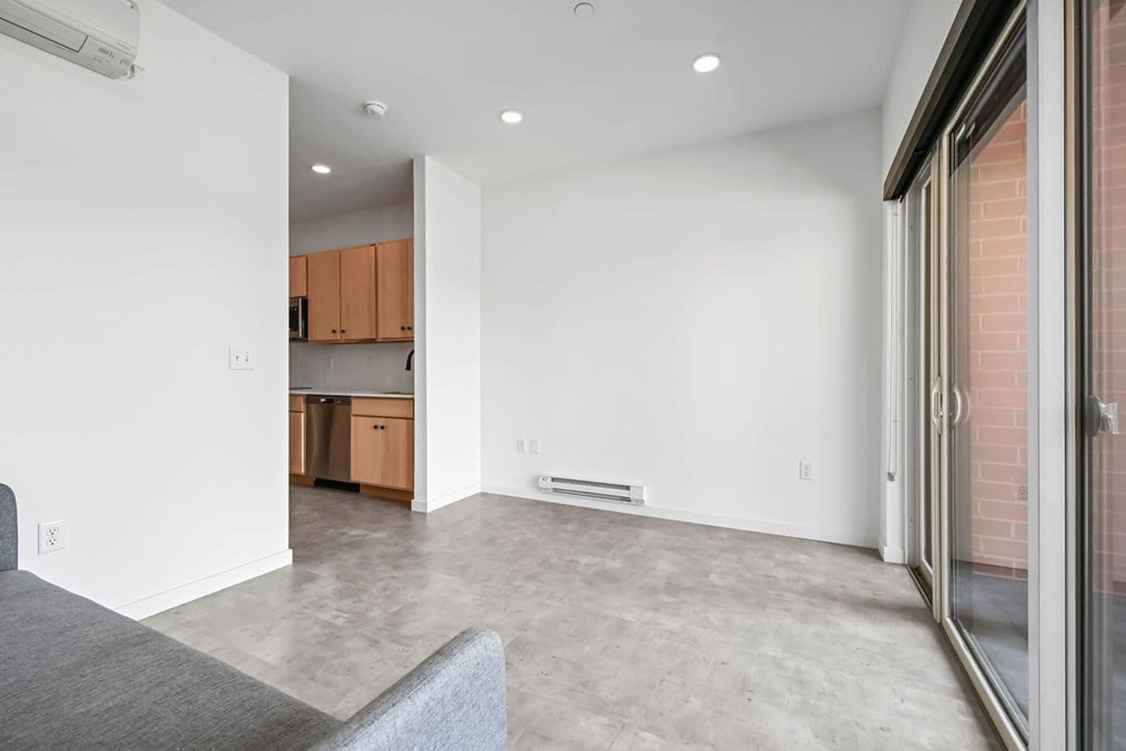 Ashwaubenon Apartment: 686 Mike McCarthy Way