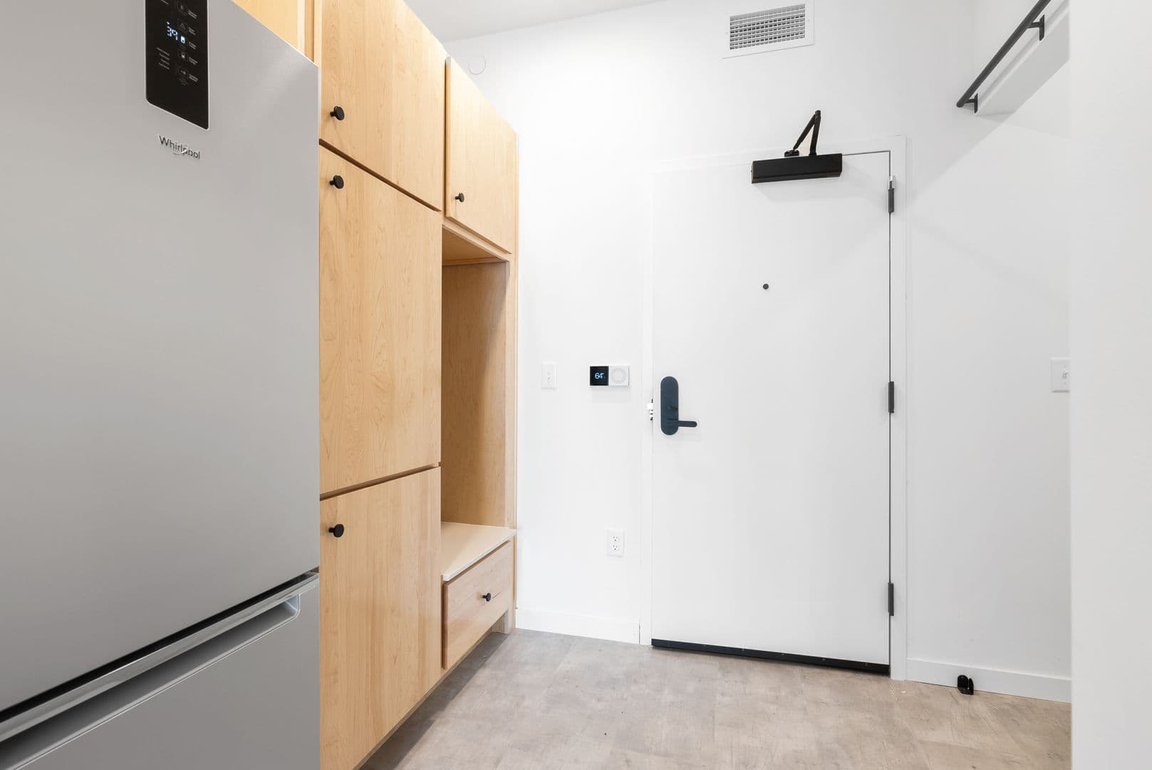 Ashwaubenon Apartment: 686 Mike McCarthy Way