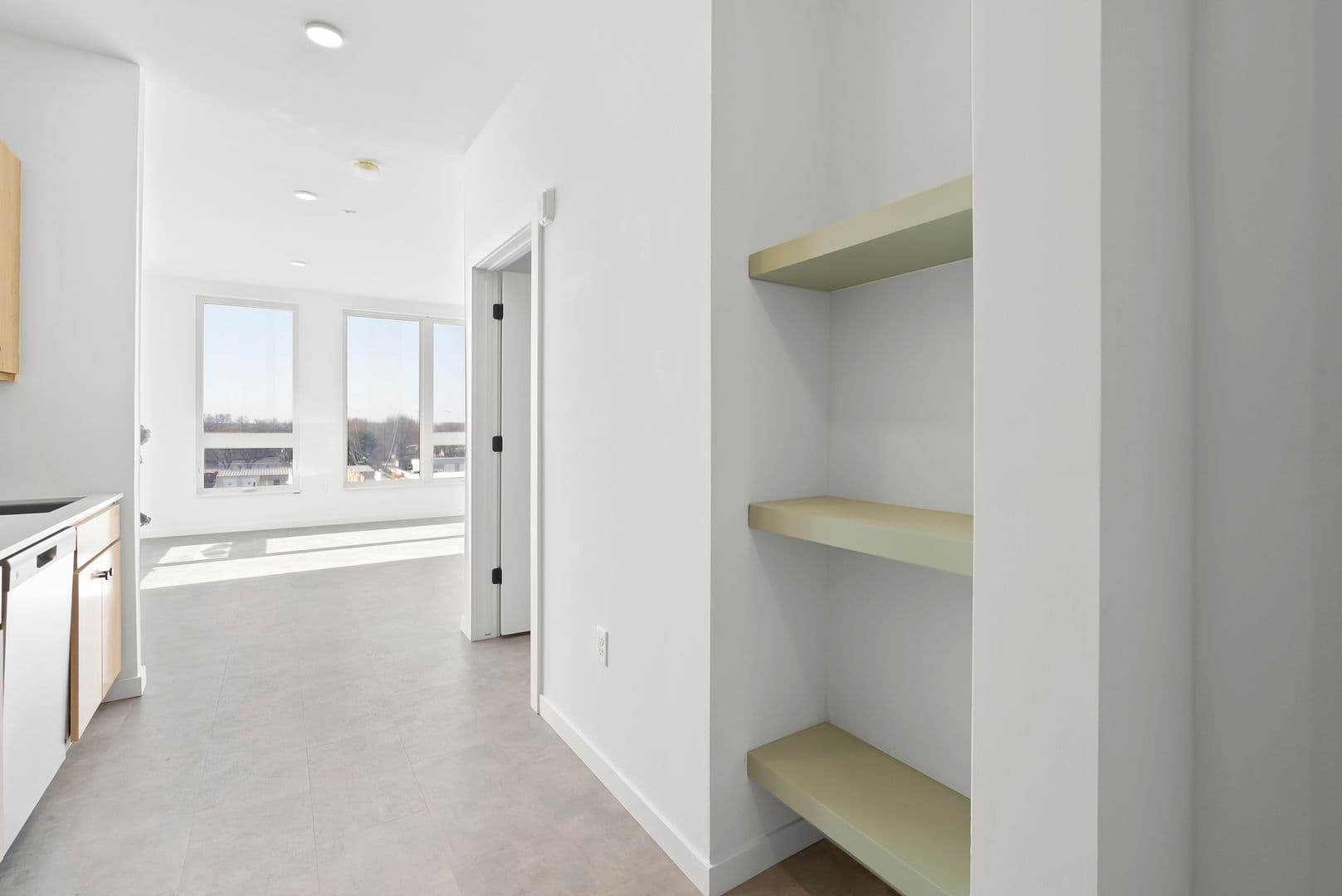 Ashwaubenon Apartment: 686 Mike McCarthy Way