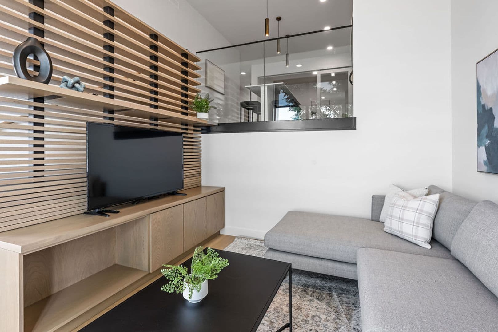 Oshkosh Apartment: 417 Marion Road
