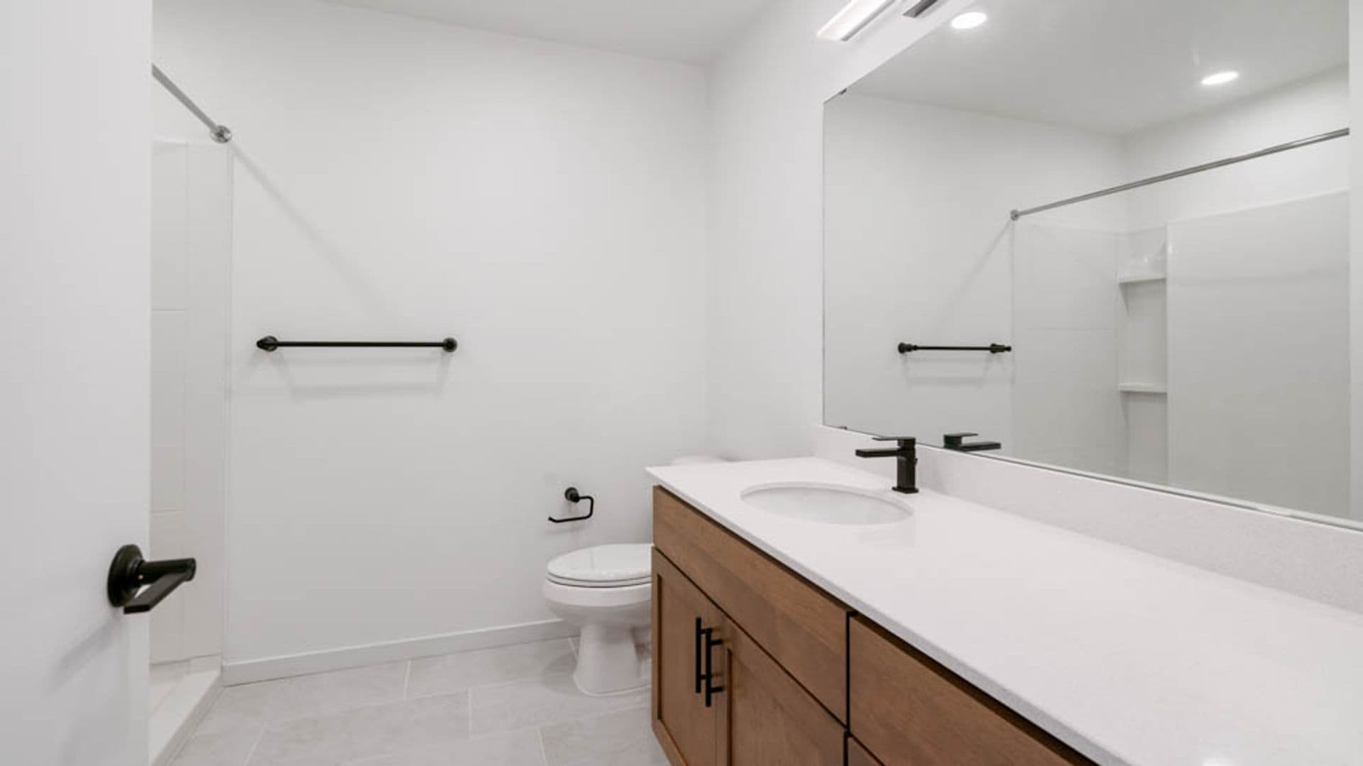 Eau Claire Apartment: 100 N Farwell Street