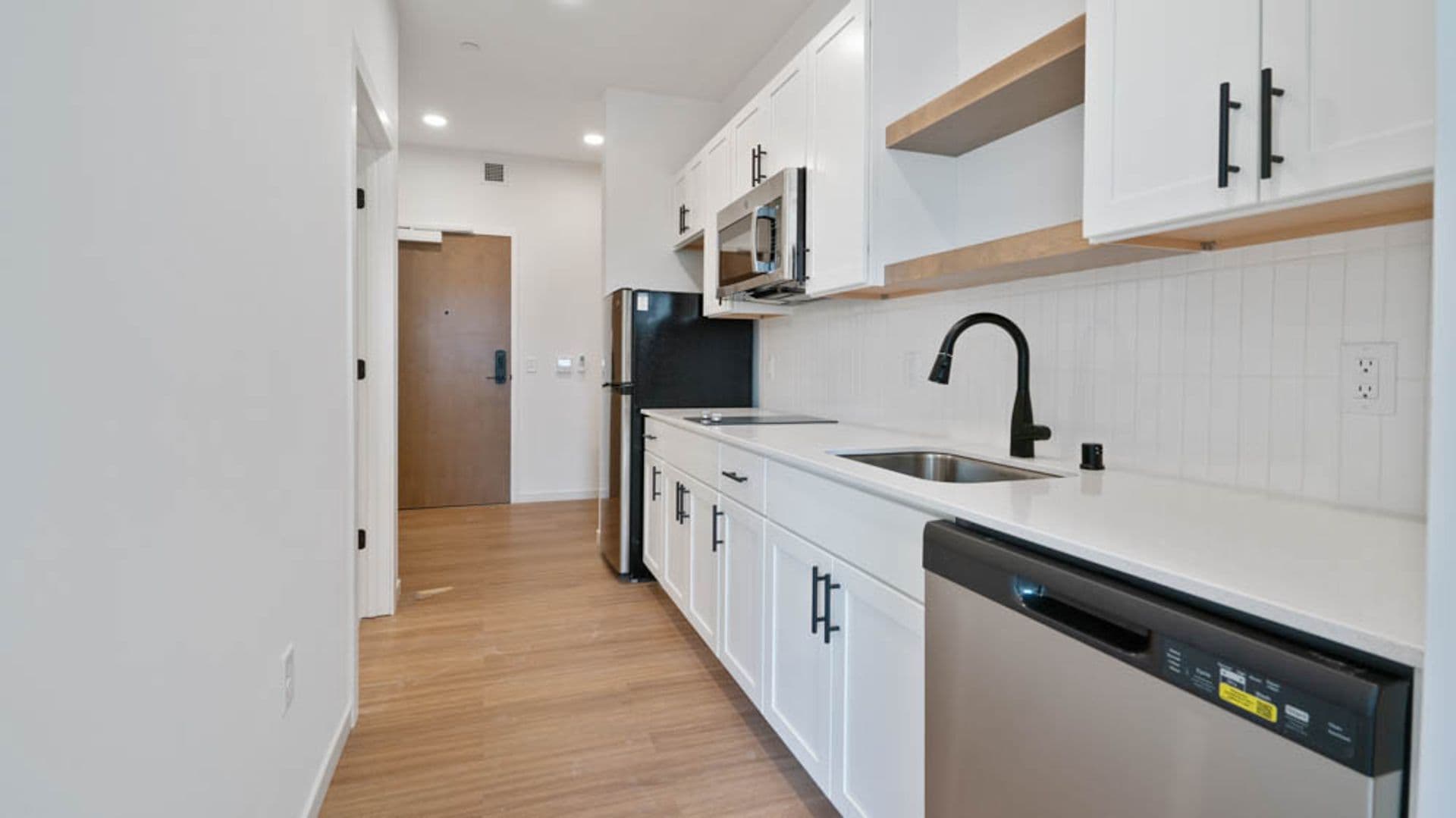 Eau Claire Apartment: 100 N Farwell Street