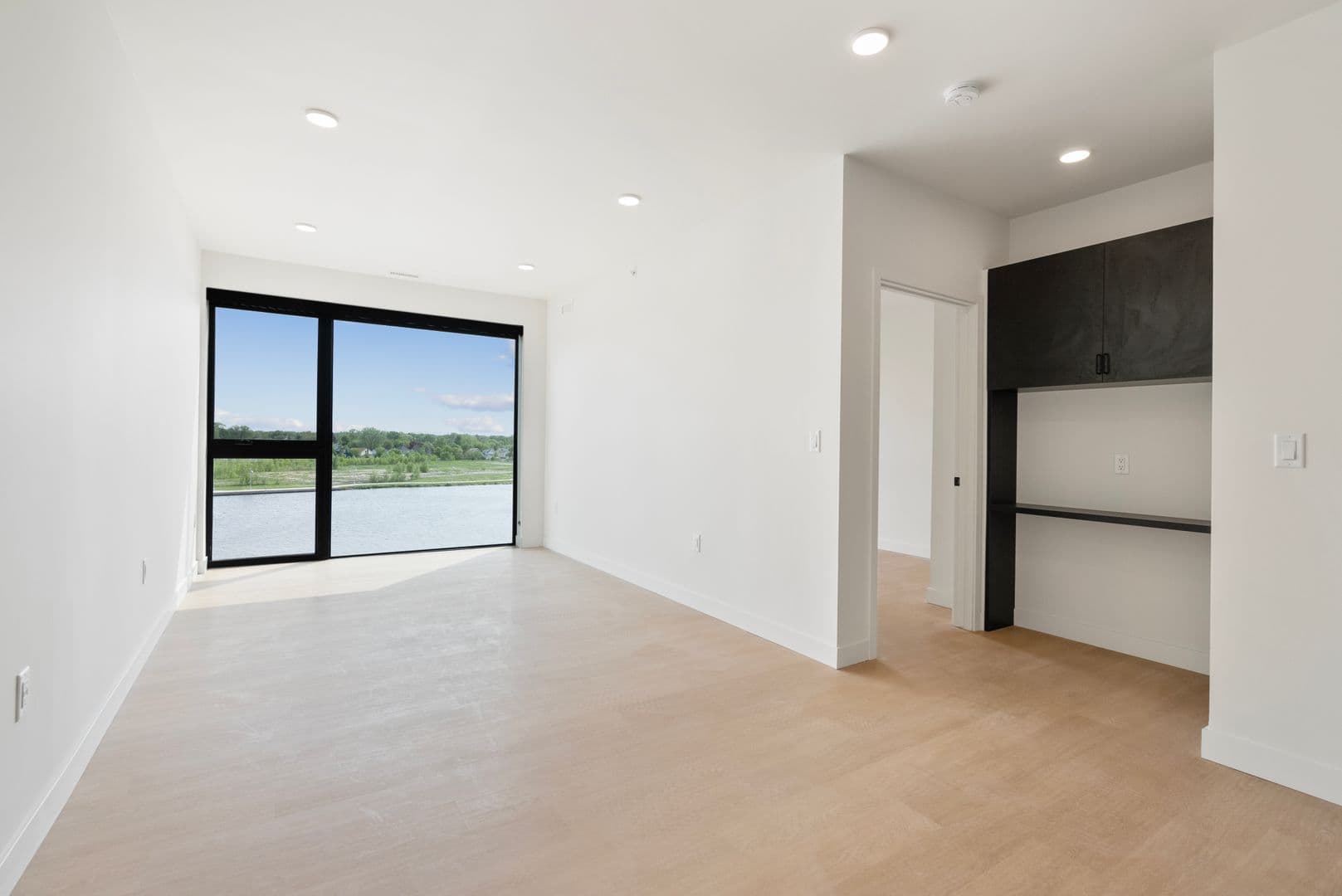 Oshkosh Apartment: 417 Marion Road