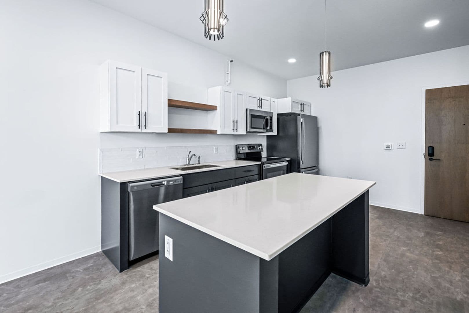 Stevens Point Apartment: 1020 Centerpoint Drive