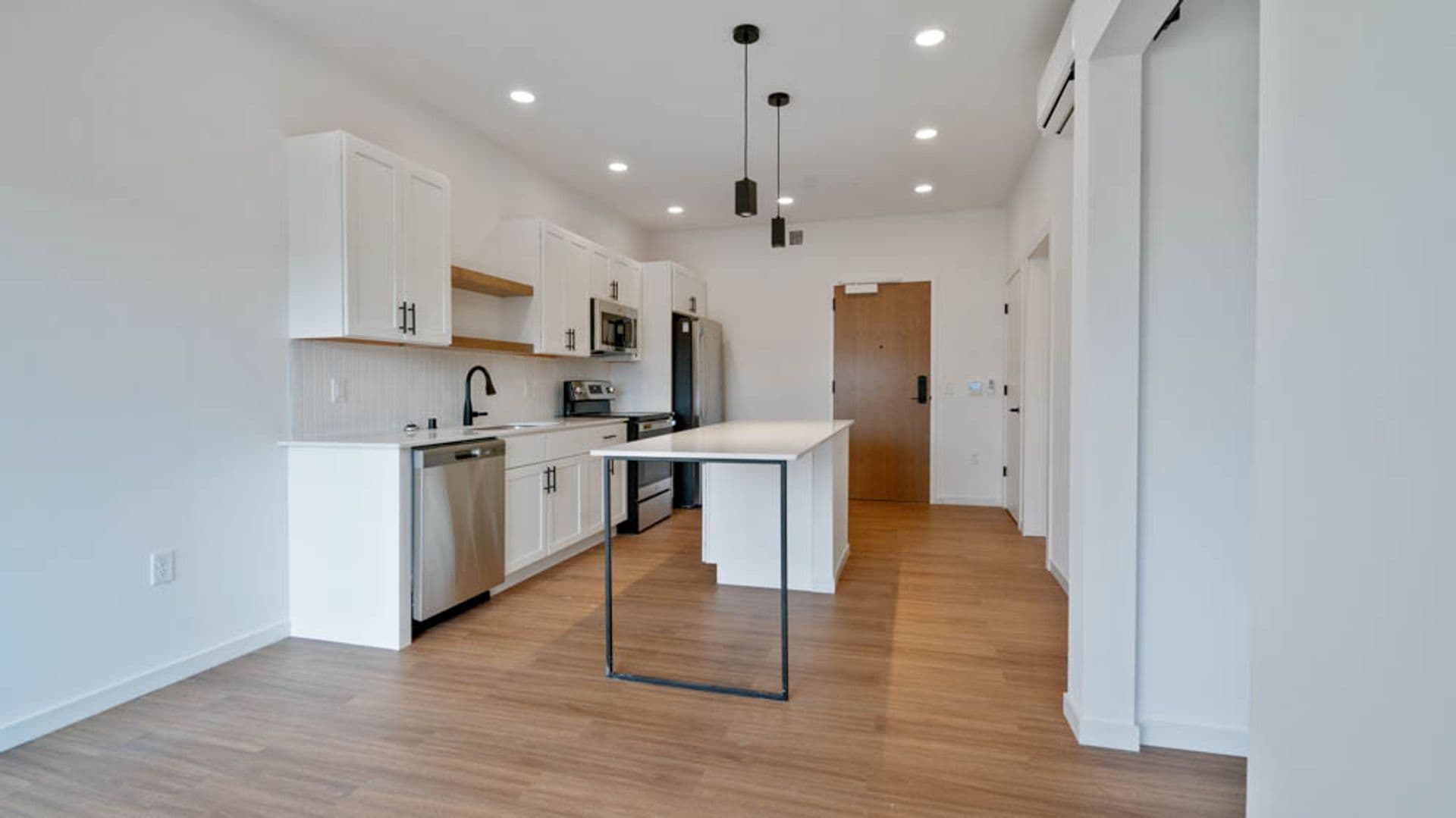 Eau Claire Apartment: 100 N Farwell Street