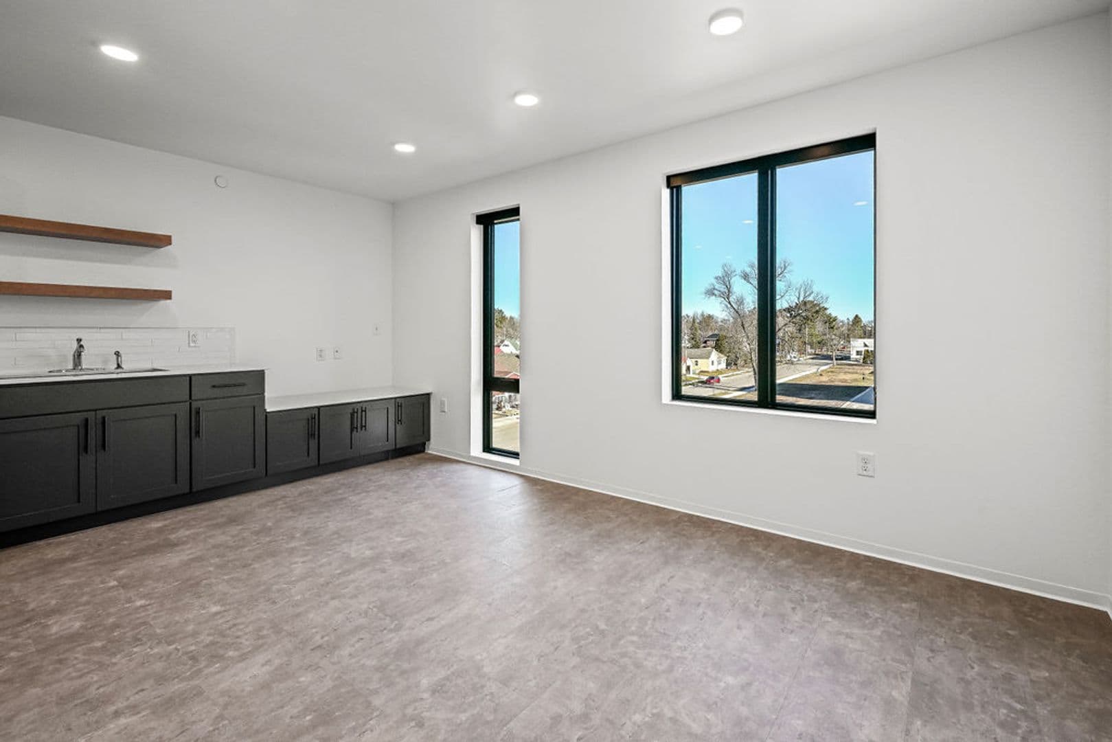 Stevens Point Apartment: 1020 Centerpoint Drive