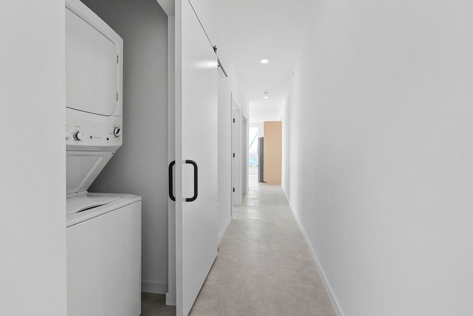Ashwaubenon Apartment: 686 Mike McCarthy Way