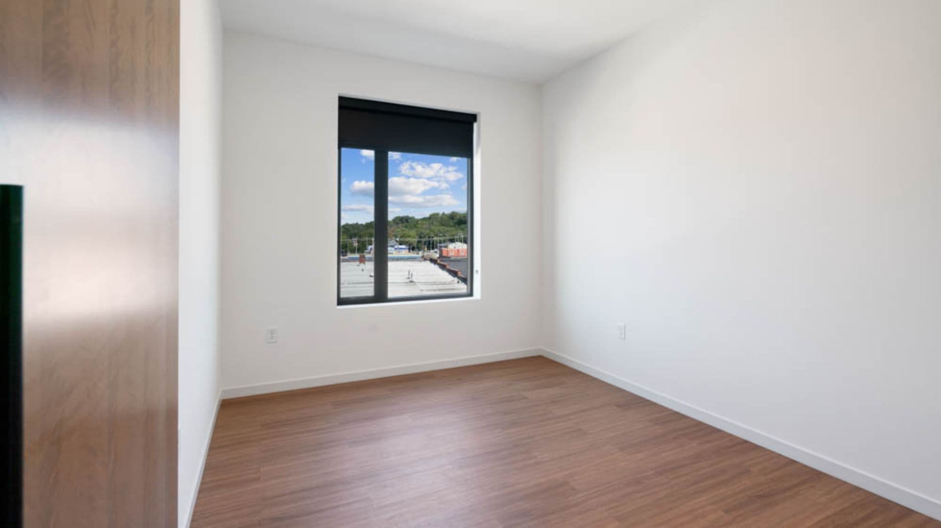 Eau Claire Apartment: 100 N Farwell Street