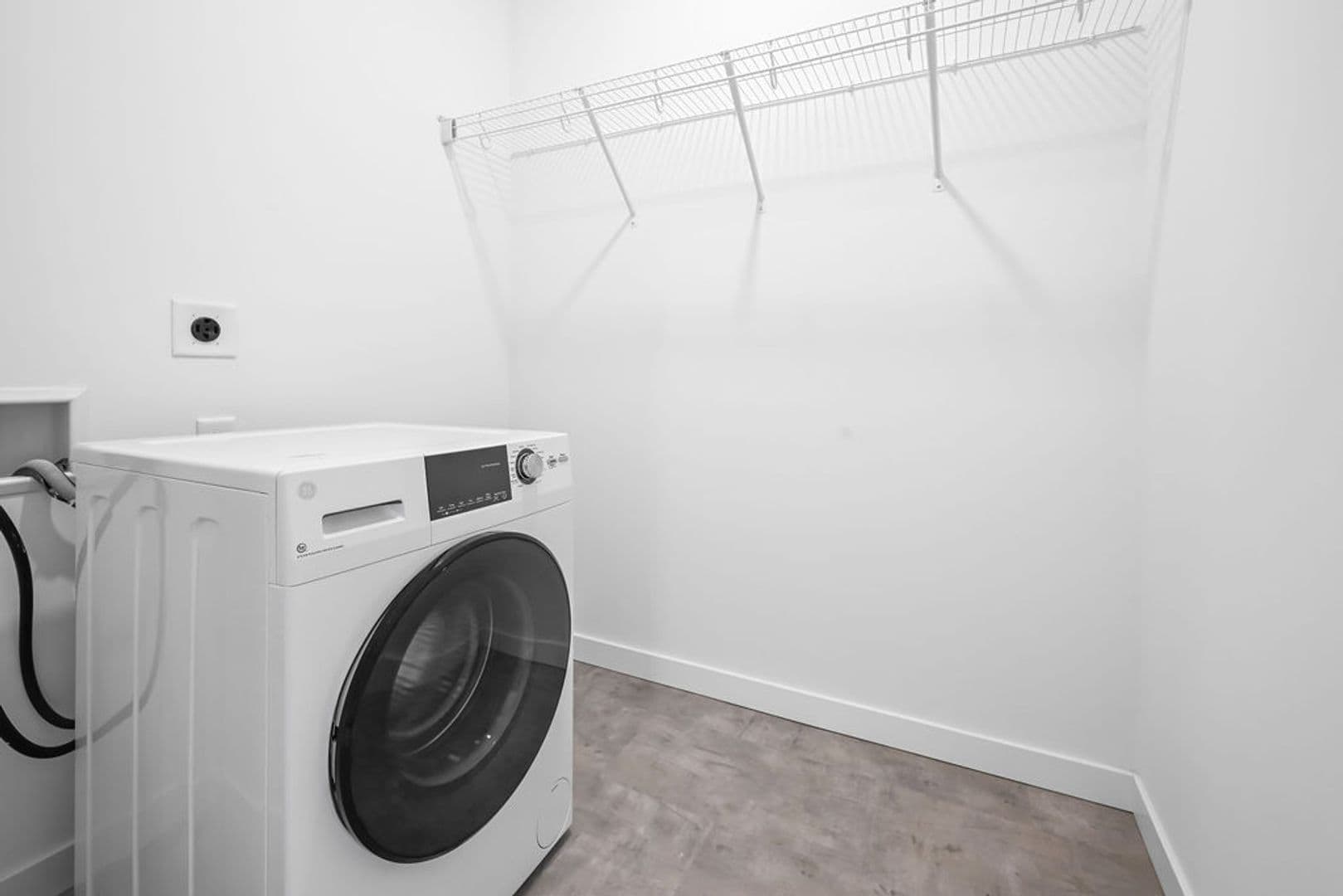 Ashwaubenon Apartment: 686 Mike McCarthy Way