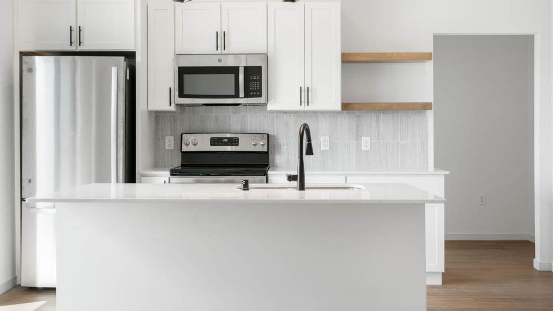 Eau Claire Apartment: 100 N Farwell Street