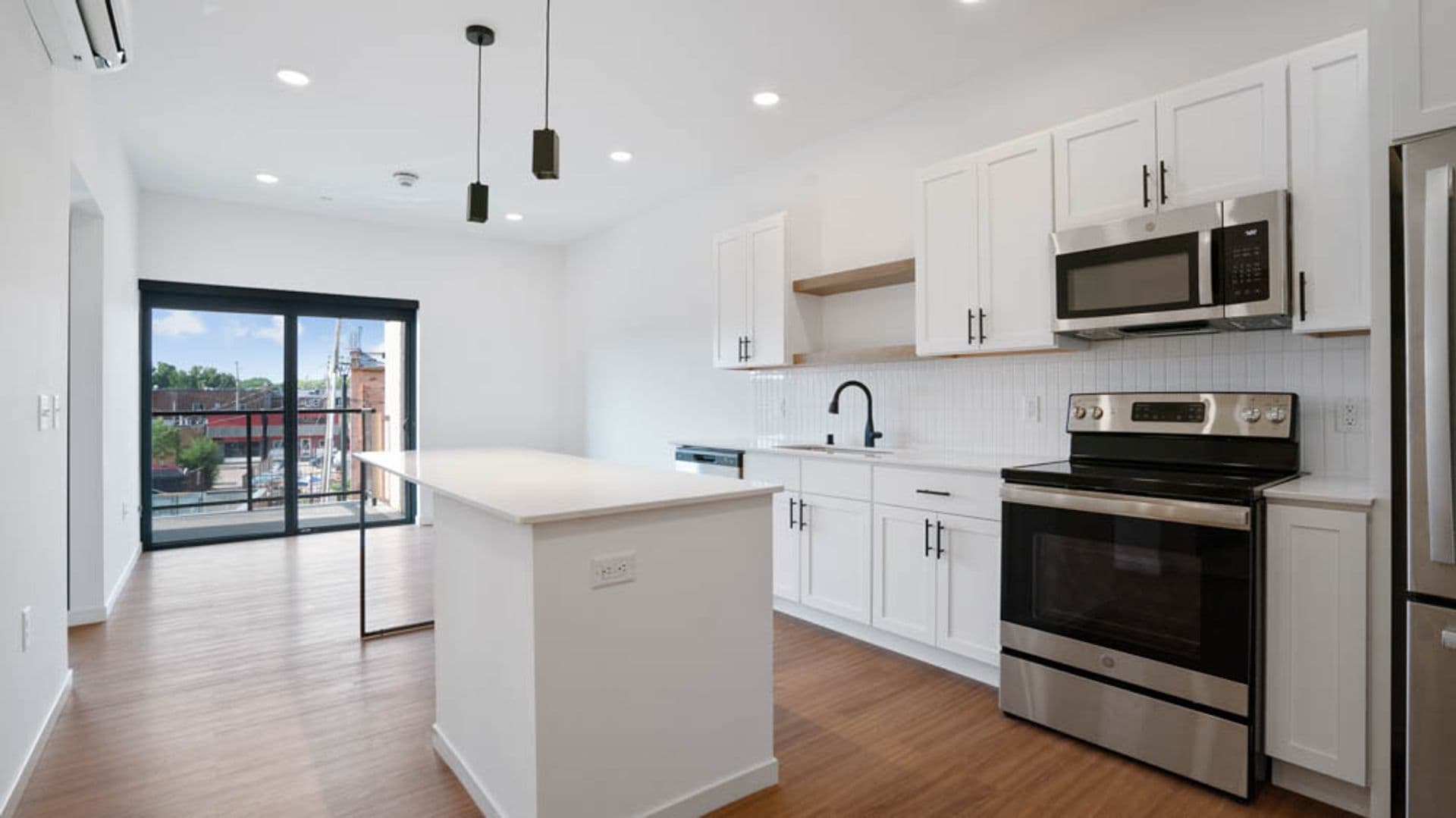 Eau Claire Apartment: 100 N Farwell Street