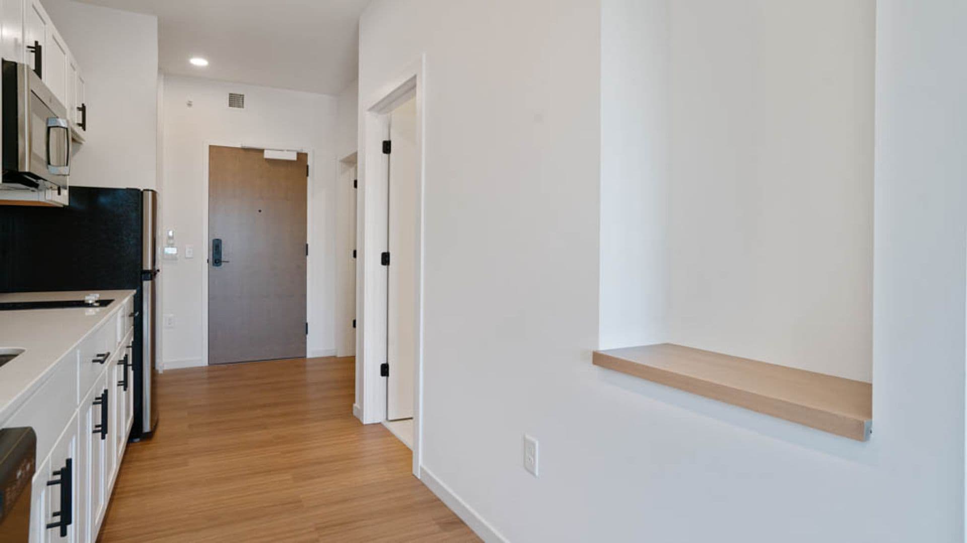 Eau Claire Apartment: 100 N Farwell Street
