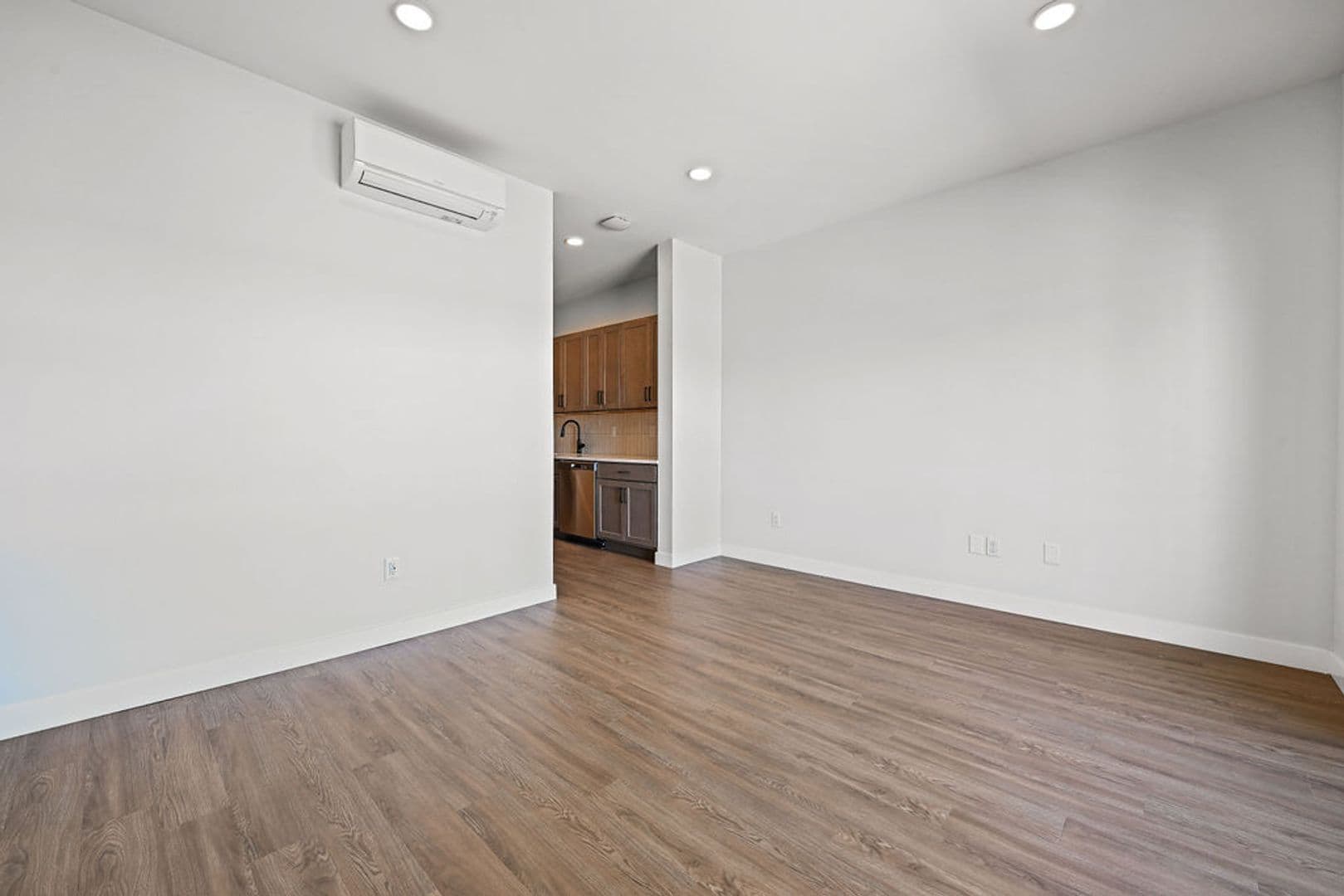 Appleton Apartment: 115 E. Washington St.