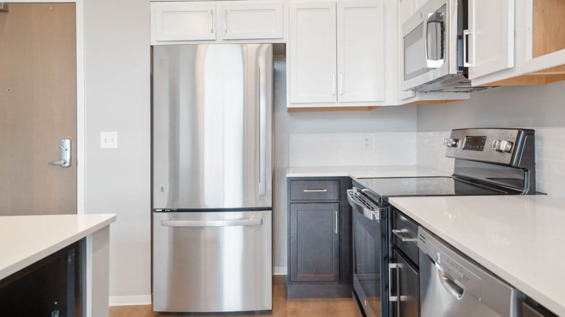 Stevens Point Apartment: 1020 Centerpoint Drive
