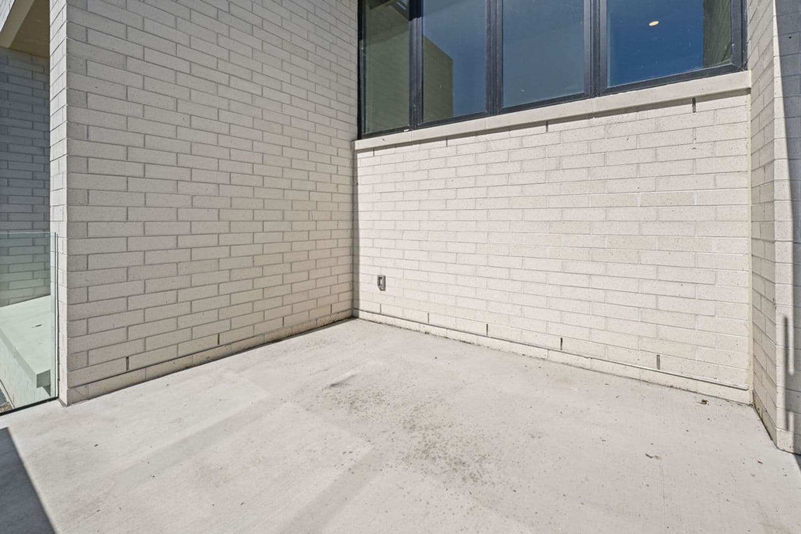 Oshkosh Apartment: 417 Marion Road