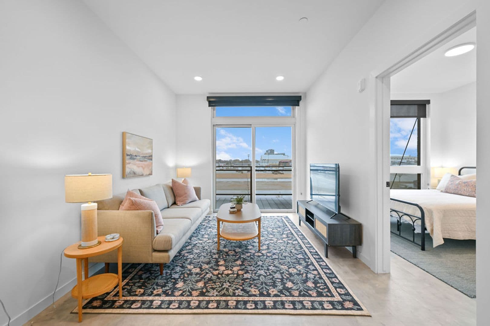 Ashwaubenon Apartment: 686 Mike McCarthy Way