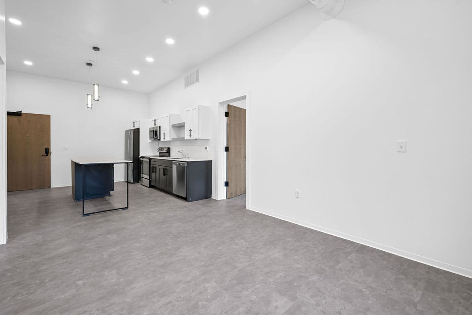 Stevens Point Apartment: 1020 Centerpoint Drive