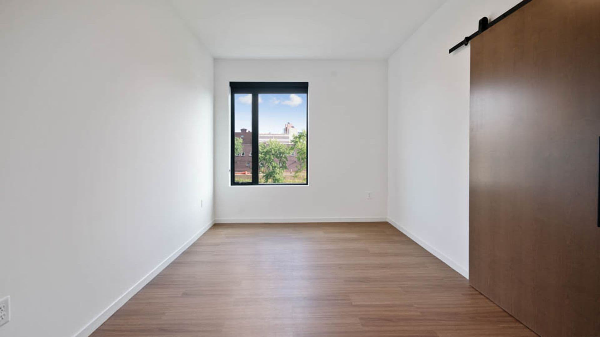 Eau Claire Apartment: 100 N Farwell Street