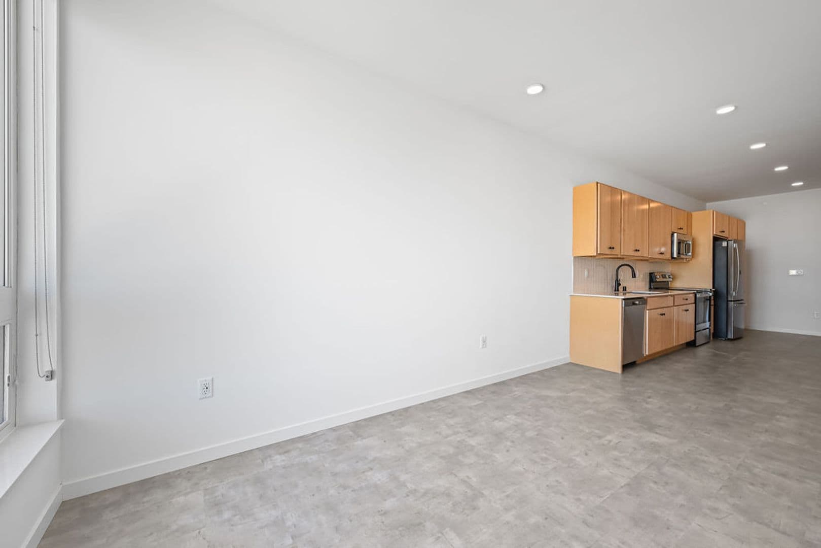 Ashwaubenon Apartment: 686 Mike McCarthy Way