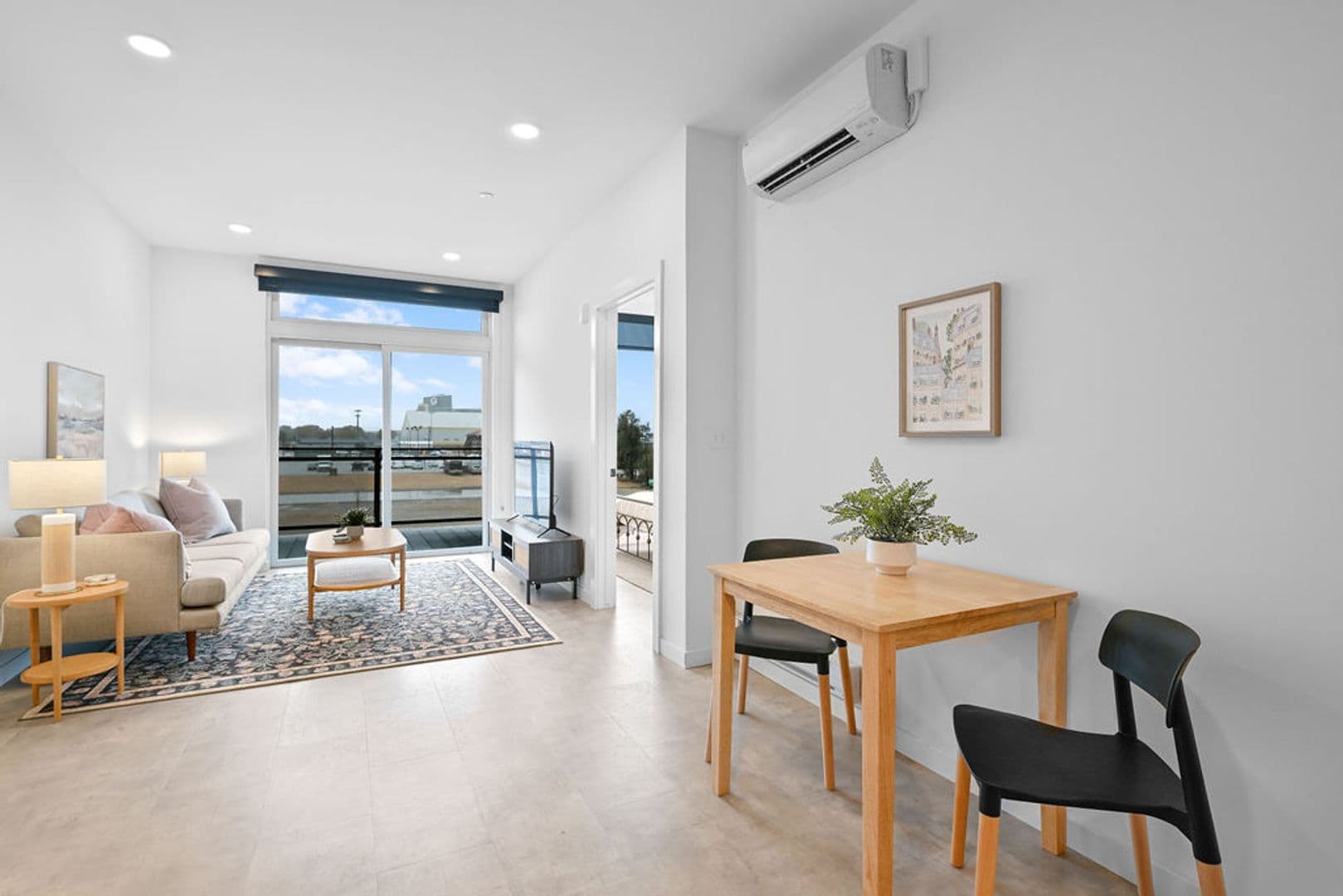 Ashwaubenon Apartment: 686 Mike McCarthy Way