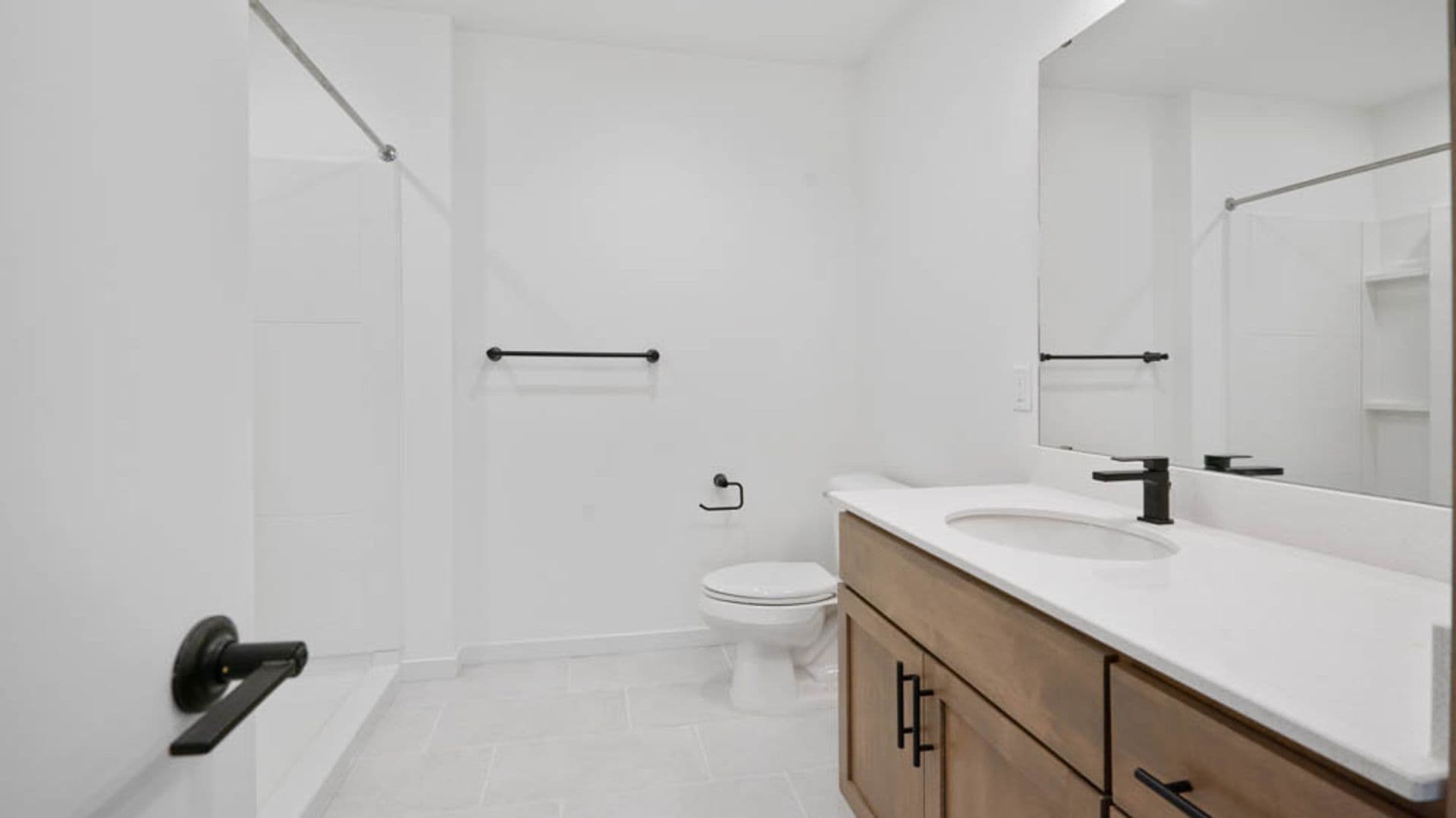 Eau Claire Apartment: 100 N Farwell Street