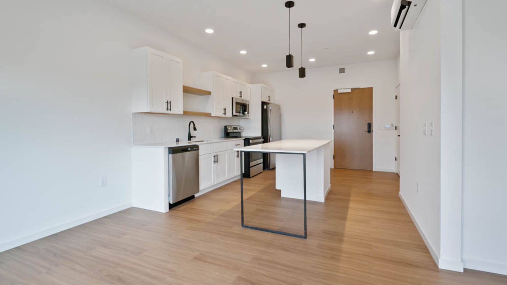 Eau Claire Apartment: 100 N Farwell Street