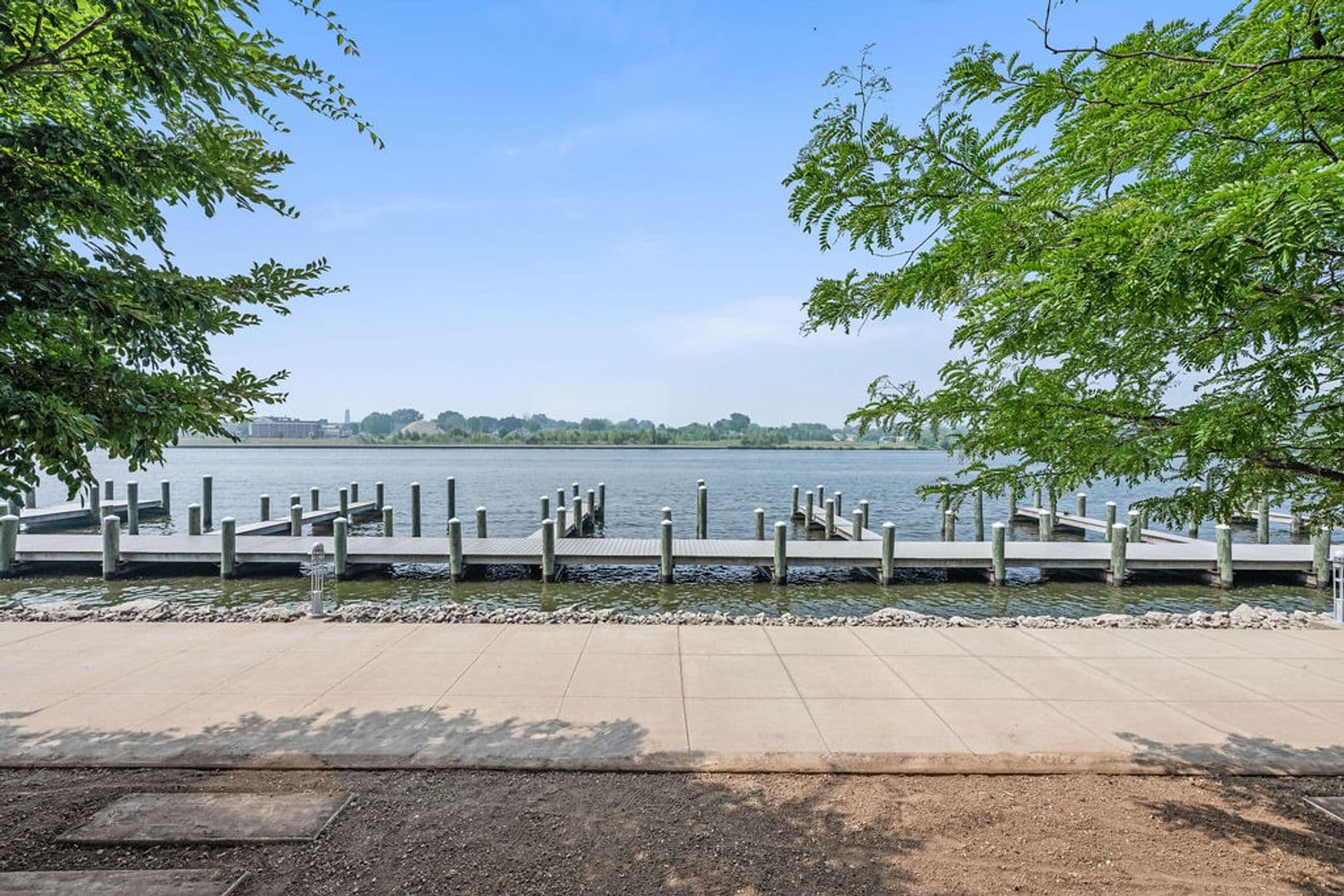 Oshkosh Apartment: 417 Marion Road