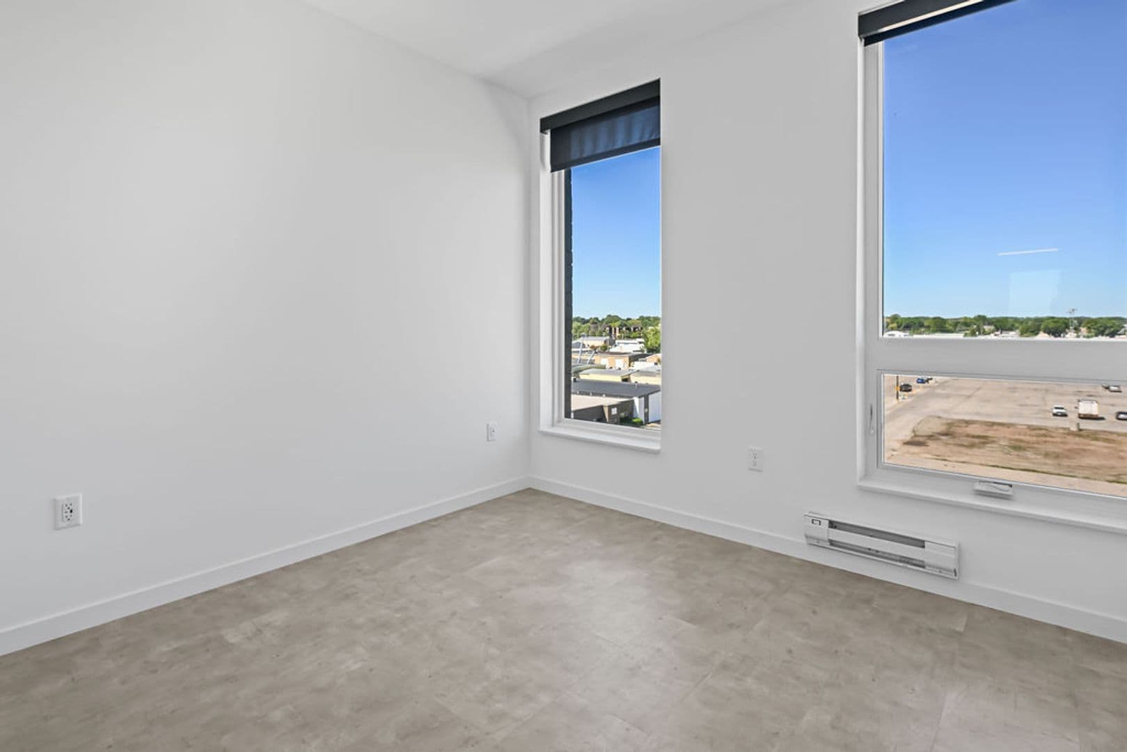 Ashwaubenon Apartment: 686 Mike McCarthy Way