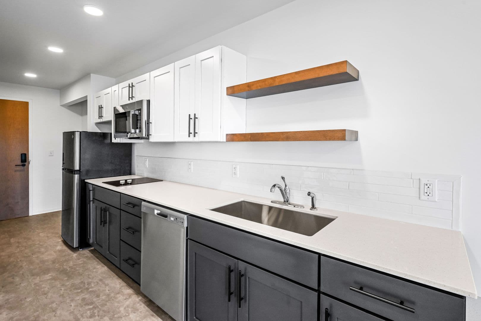 Stevens Point Apartment: 1020 Centerpoint Drive