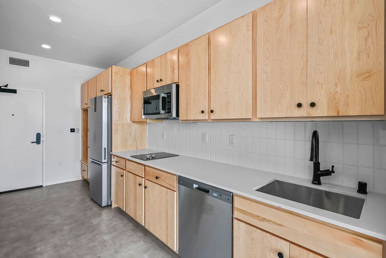 Ashwaubenon Apartment: 686 Mike McCarthy Way