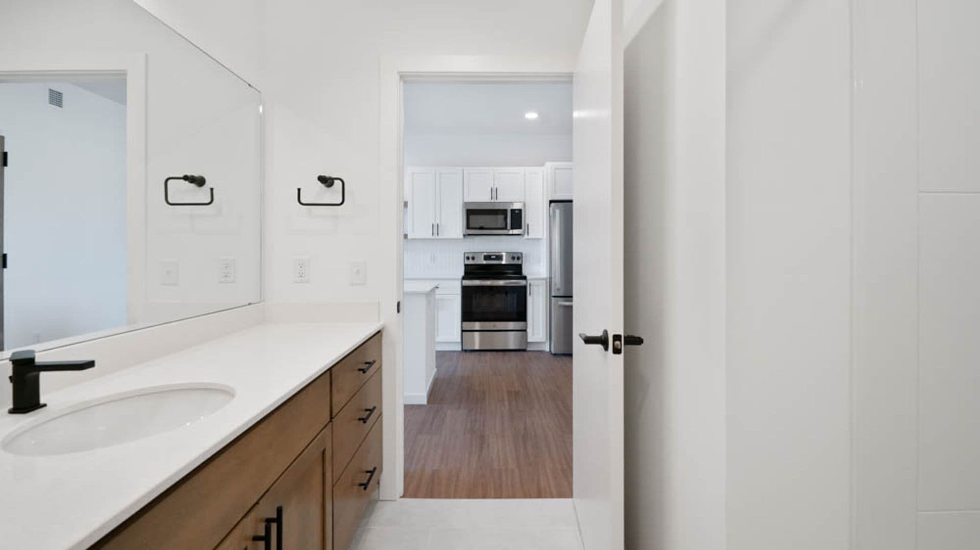 Eau Claire Apartment: 100 N Farwell Street