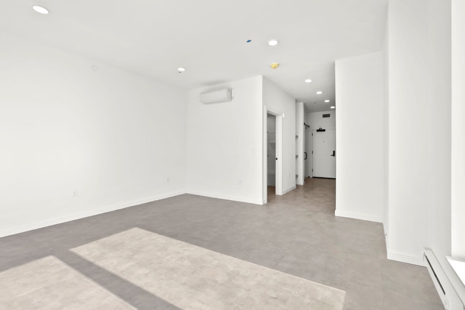 Ashwaubenon Apartment: 686 Mike McCarthy Way