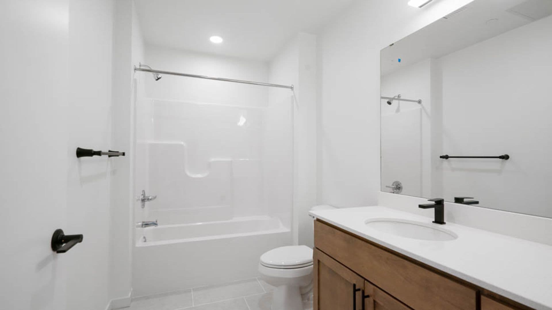 Eau Claire Apartment: 100 N Farwell Street